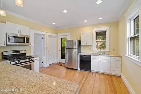 1316 Baker Ave, Schenectady, NY 12309 photo 22