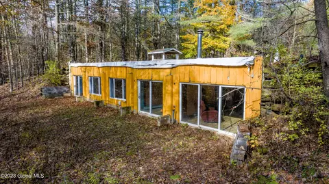 101 Old Schuylerville Rd, Saratoga Springs, NY 12866
