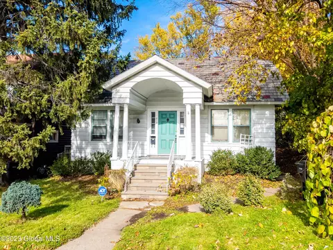 313 Hoosick St, Troy, NY 12180
