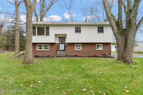 1 Vermont Ave, Rensselaer, NY 12144