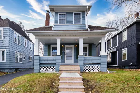 1027 Dean St, Schenectady, NY 12309