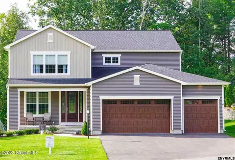 26 Wetherby Ct, Cohoes, NY 12047