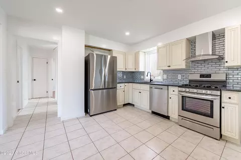 102 Beacon Ave, Albany, NY 12203 photo 9