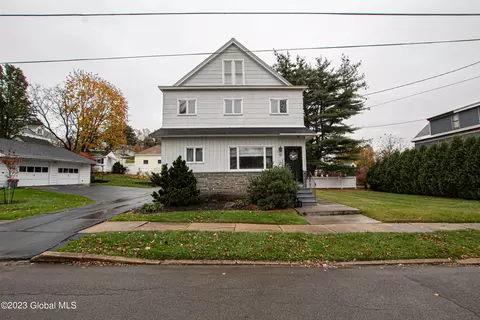9 Bigelow Ave, Amsterdam, NY 12010