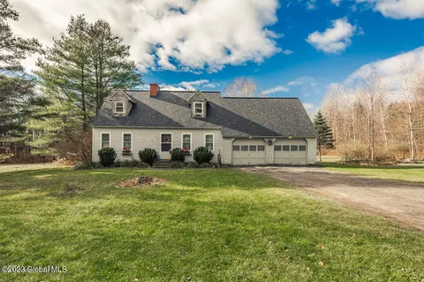 119 Hart Rd, Amsterdam, NY 12010