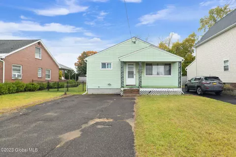 2526 Van Dyke Ave, Schenectady, NY 12306