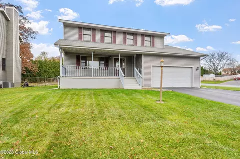 23 Valleywood Dr, Schenectady, NY 12309