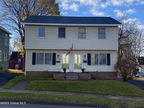 320 W 322 W Main St, Johnstown, NY 12095