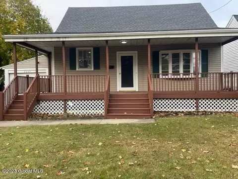 3245 Taylor St, Rotterdam, NY 12306