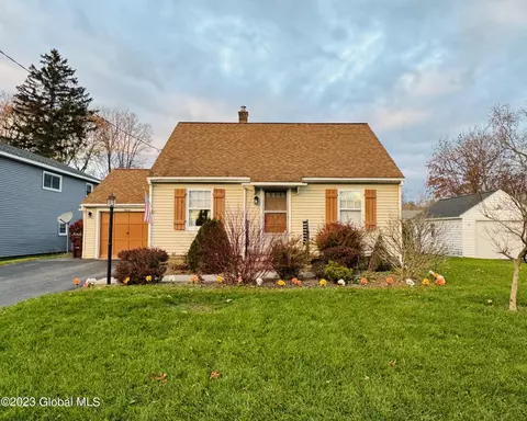 11 Witbeck Dr, Glenville, NY 12302 photo 2