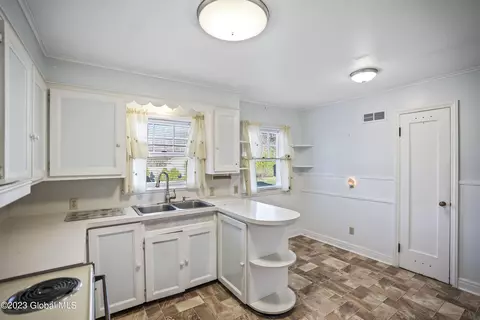 11 Witbeck Dr, Glenville, NY 12302 photo 7