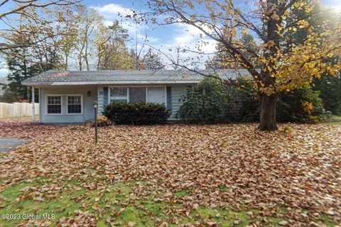 15 Country Colony Rd, Queensbury, NY 12804