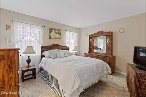 8 E Haystack Rd, Clifton Park, NY 12065 photo 14