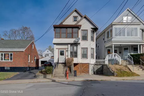 17 White St, Schenectady, NY 12308