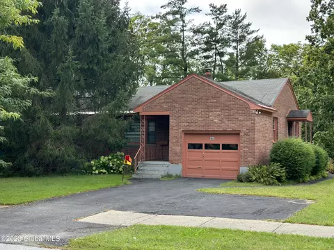 225 Clinton St, Saratoga Springs, NY 12866
