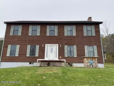 321 Spicer Rd, Hoosick Falls, NY 12090
