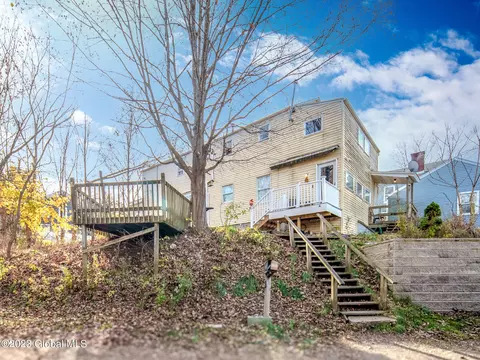 39 Campbell Ave, Troy, NY 12180