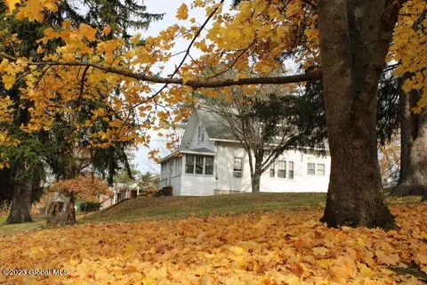 286 Hudson Ave, Mechanicville, NY 12118