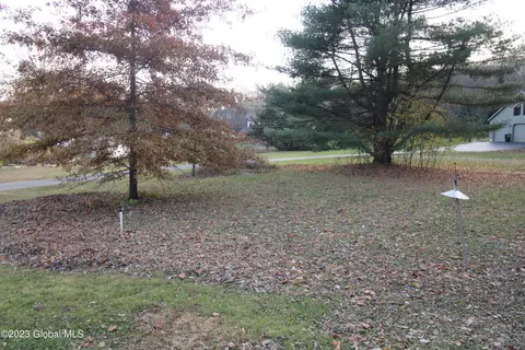 33 Charlton Rd, Glenville, NY 12302 photo 6