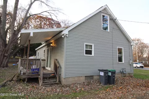 33 Charlton Rd, Glenville, NY 12302 photo 4