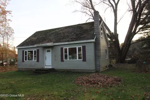 33 Charlton Rd, Glenville, NY 12302 photo 3