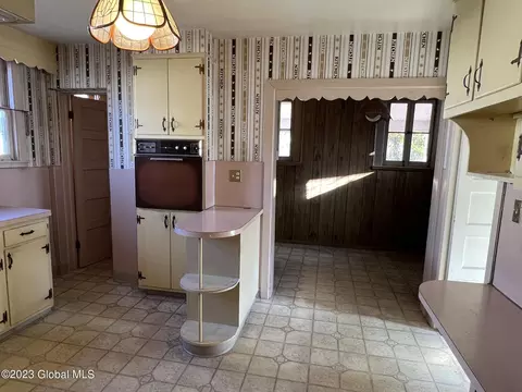 1284 Keyes Ave, Schenectady, NY 12309 photo 6
