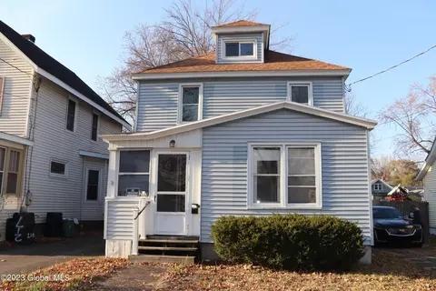 215 Clayton Rd, Schenectady, NY 12304