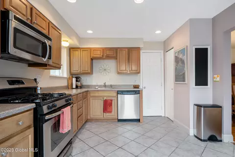 201 Alexander Ave, Schenectady, NY 12302 photo 10