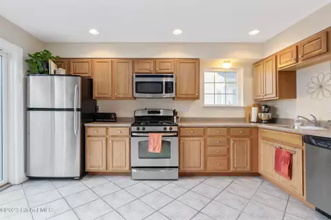 201 Alexander Ave, Schenectady, NY 12302 photo 9