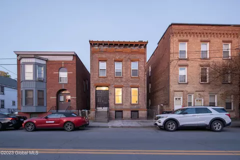 160 Hill St, Troy, NY 12180