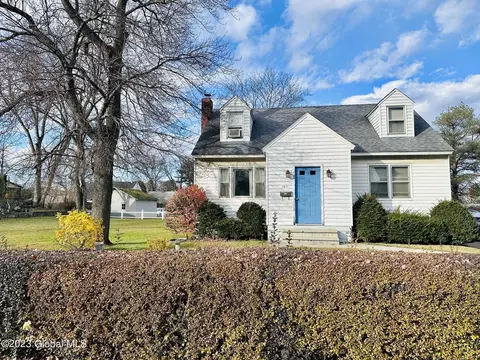 105 Washington Ave W, Rensselaer, NY 12144