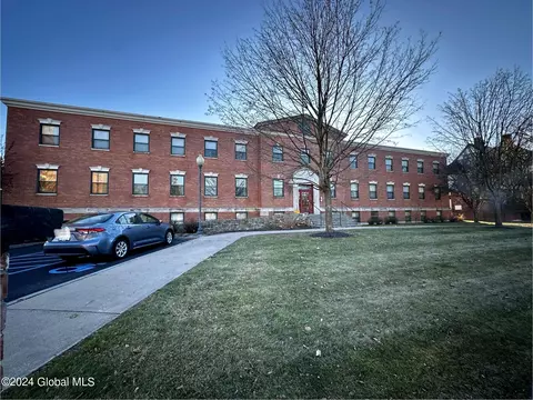 93 Maple St #202, Glens Falls, NY 12801