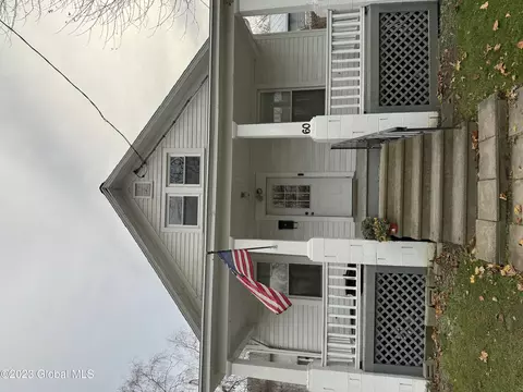 60 Green Ave, Castleton On Hudson, NY 12033