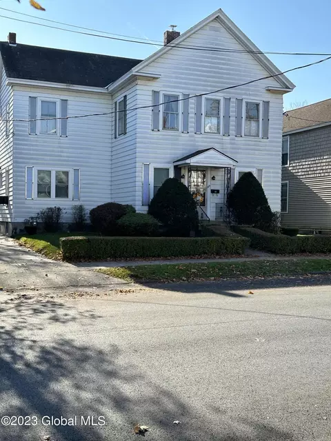 415 Park Ave, Mechanicville, NY 12118