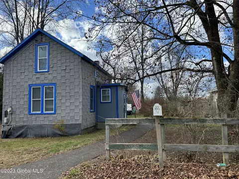 29 Division St, Hudson Falls, NY 12839