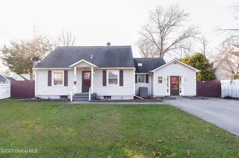 1384 Lawn Ave, Rotterdam, NY 12306