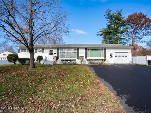 12 Sebring Ave, Colonie, NY 12205