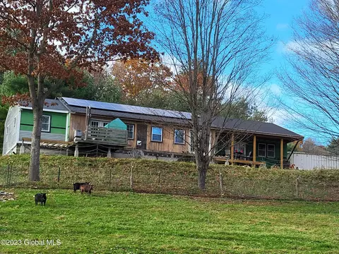 322 New Boston Rd, Hampton, NY 12837