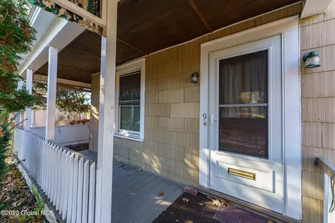 9 Starr Ave, Schenectady, NY 12304 photo 3