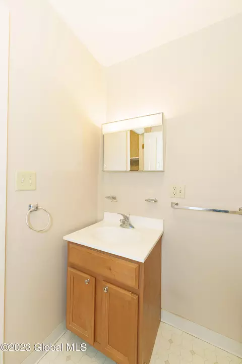 9 Starr Ave, Schenectady, NY 12304 photo 21