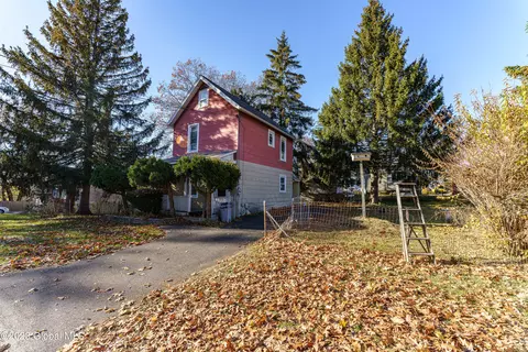 9 Starr Ave, Schenectady, NY 12304 photo 2