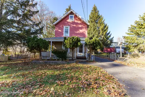 9 Starr Ave, Schenectady, NY 12304
