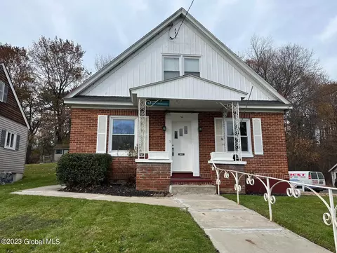 54 Henrietta Blvd, Amsterdam, NY 12010
