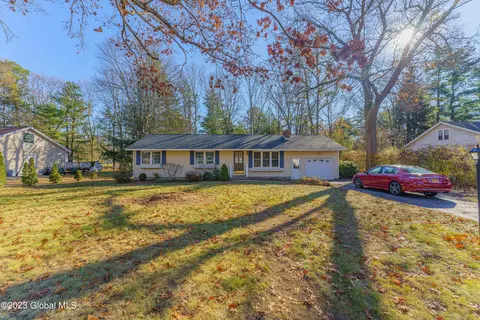 9 Vichy Dr, Ballston Spa, NY 12020