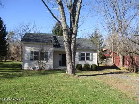 89 State Farm Rd, New Scotland, NY 12186