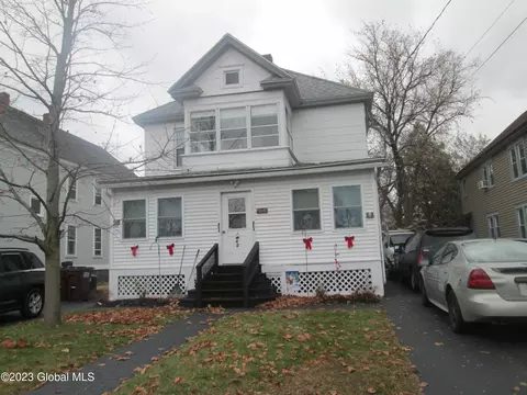 129 Kingsboro Ave, Gloversville, NY 12078