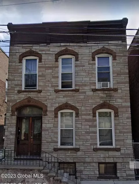 466 1st St, Troy, NY 12180