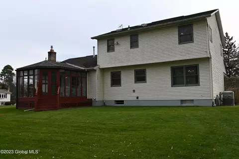 220 Shereen Ct, Schenectady, NY 12304 photo 32