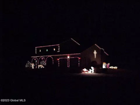 220 Shereen Ct, Schenectady, NY 12304 photo 39