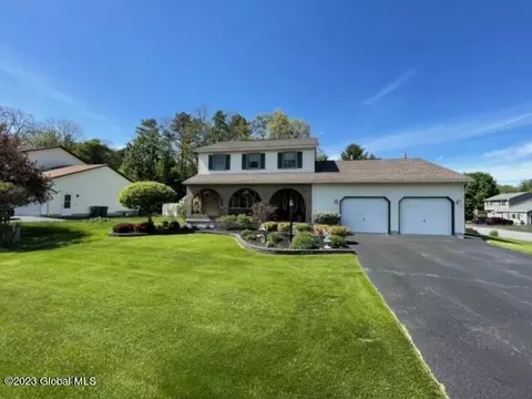 220 Shereen Ct, Schenectady, NY 12304